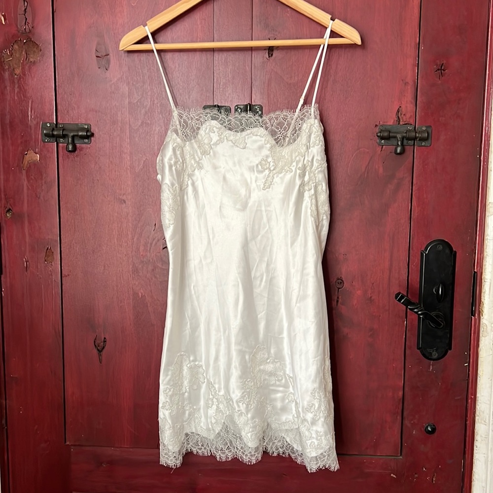 Very pretty slip or negligee